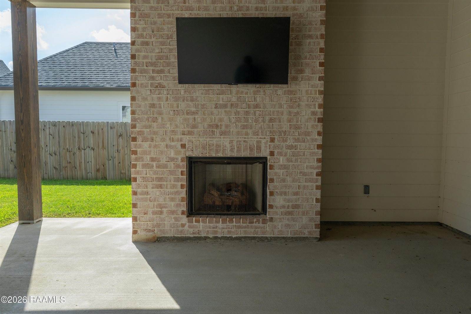 102 Queen Palm Circle, Youngsville, LA 70592