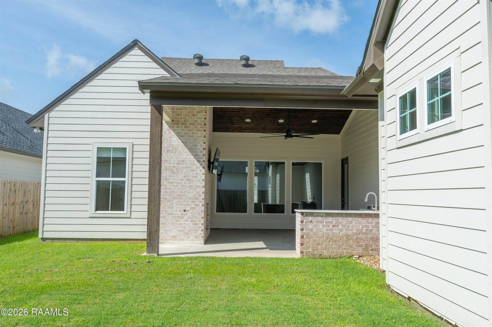 102 Queen Palm Circle, Youngsville, LA 70592