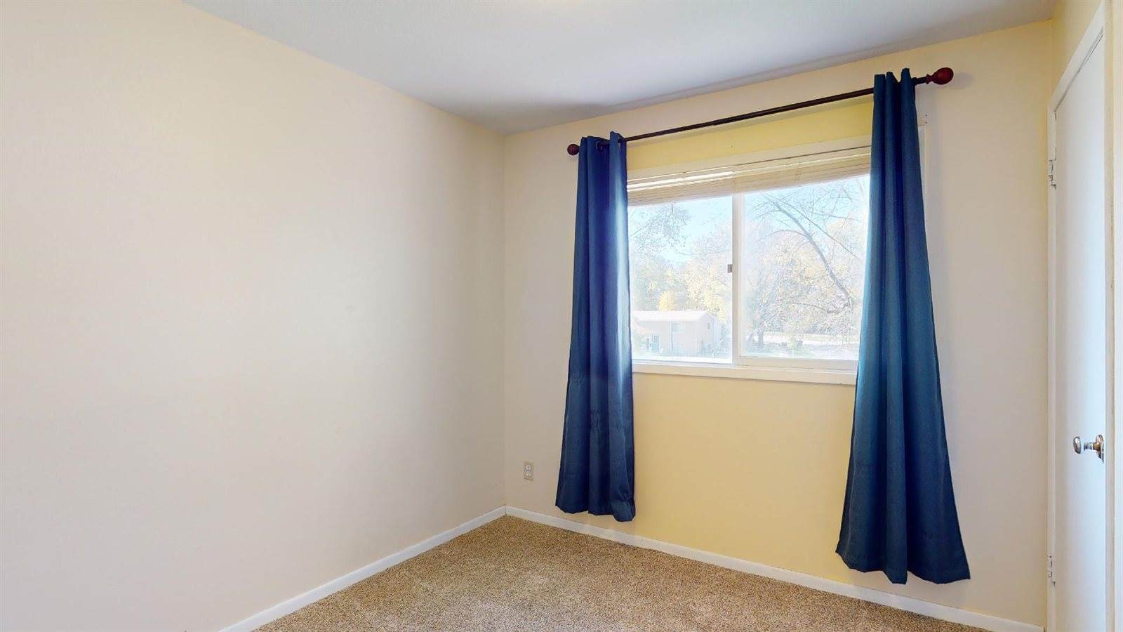 721 Meadow Place, Ames, IA 50010