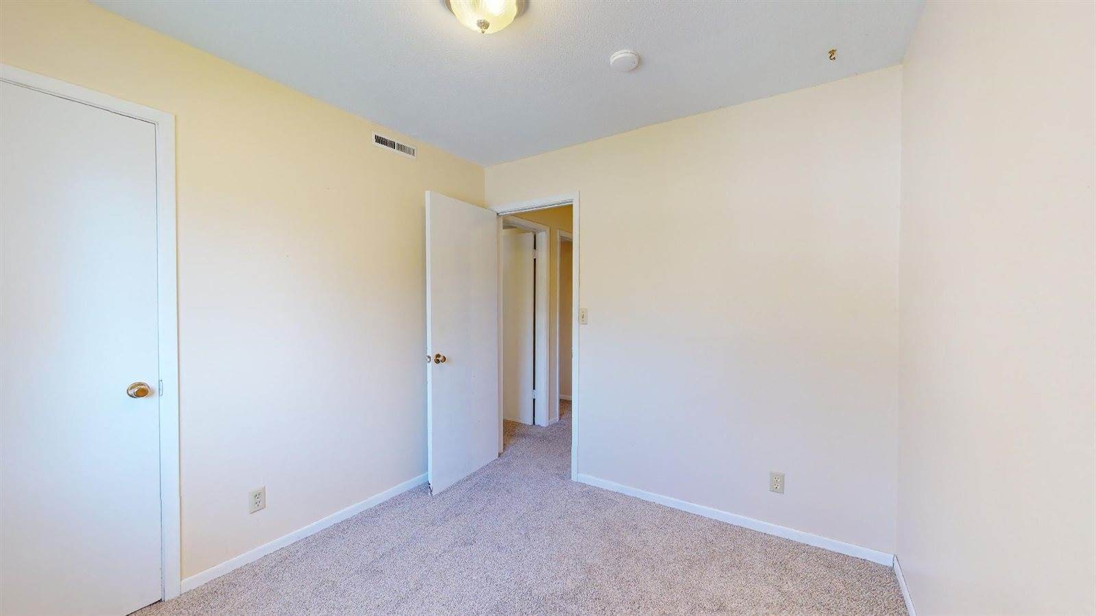 721 Meadow Place, Ames, IA 50010