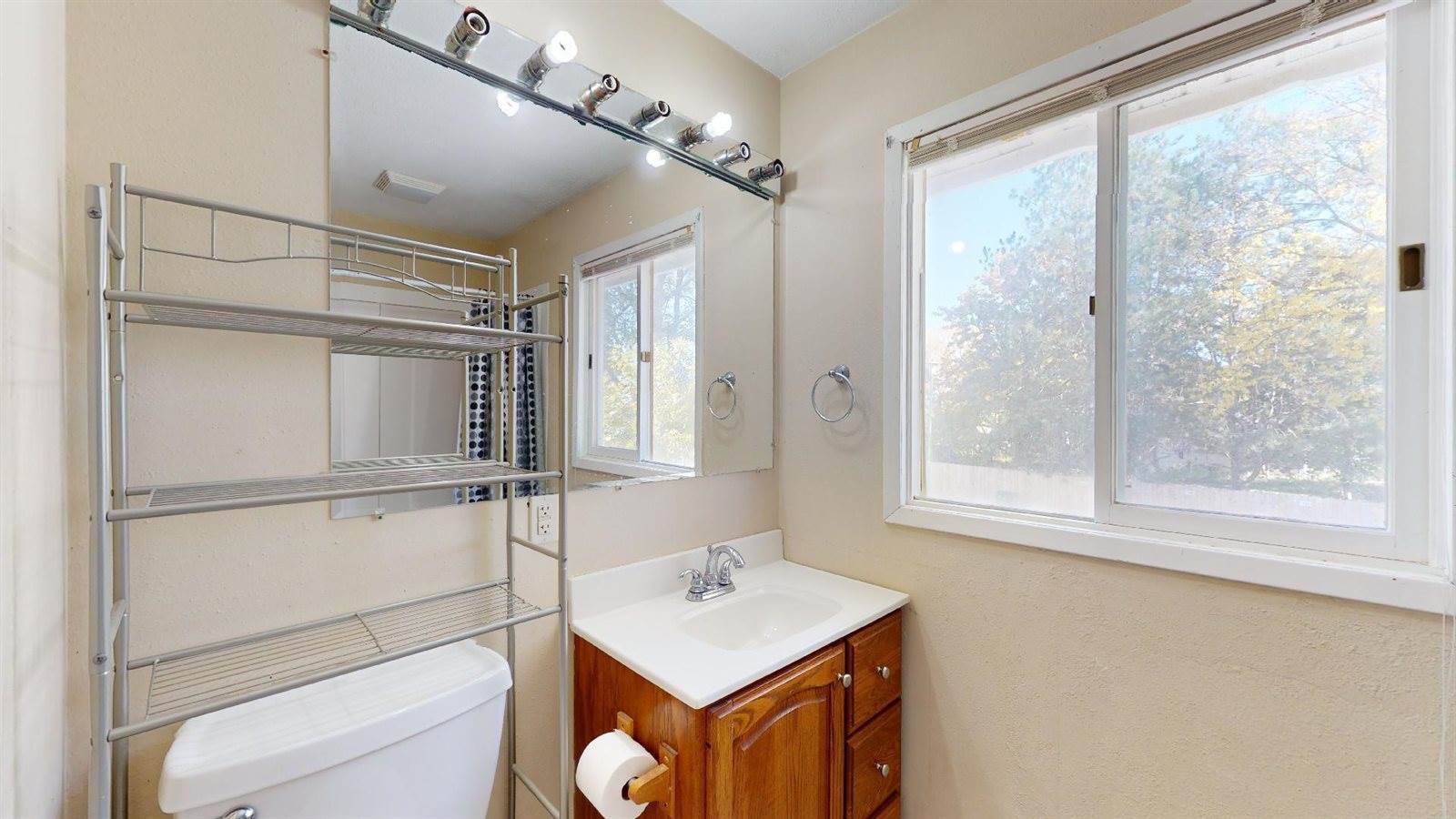 721 Meadow Place, Ames, IA 50010