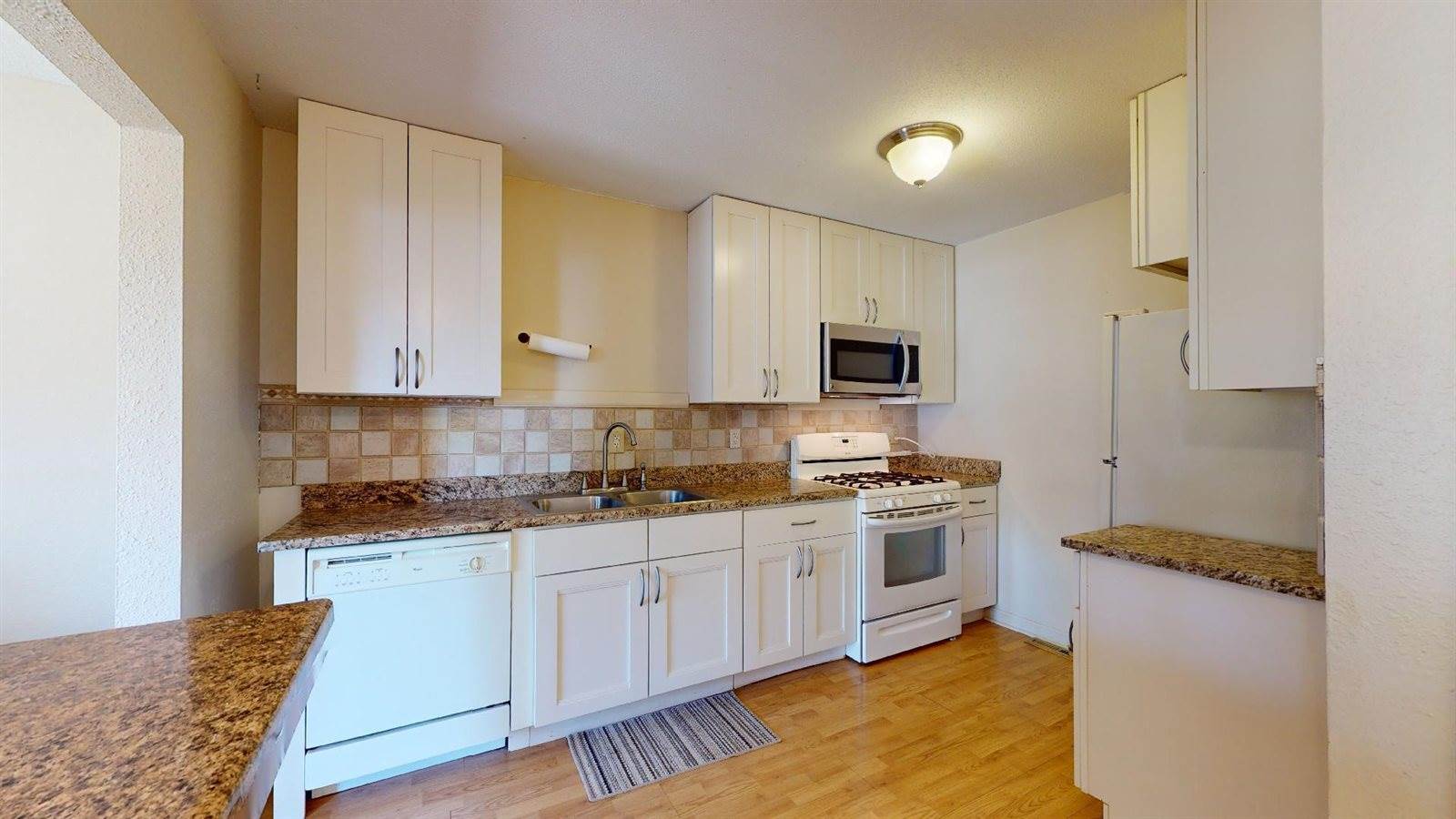 721 Meadow Place, Ames, IA 50010