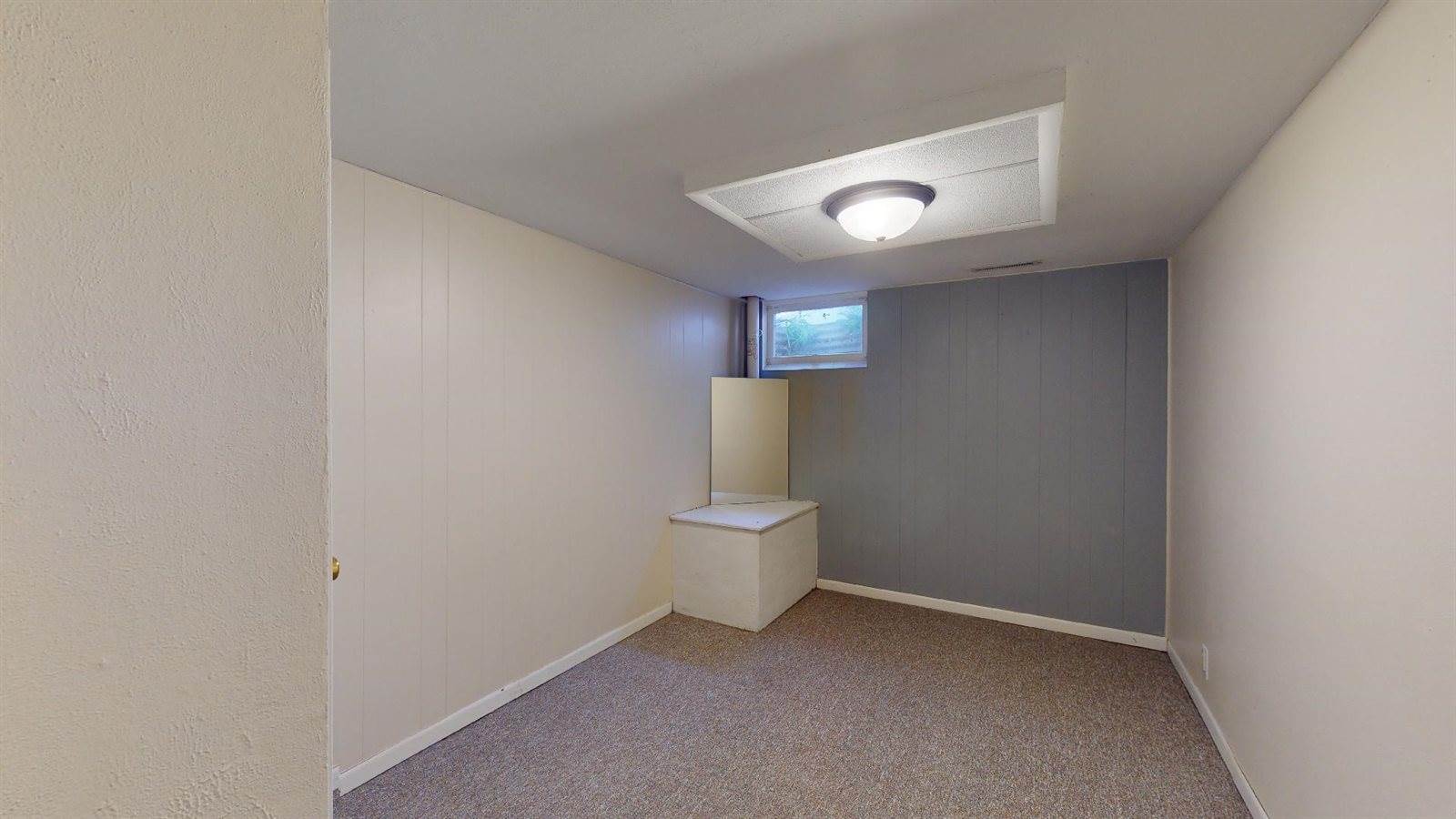 721 Meadow Place, Ames, IA 50010