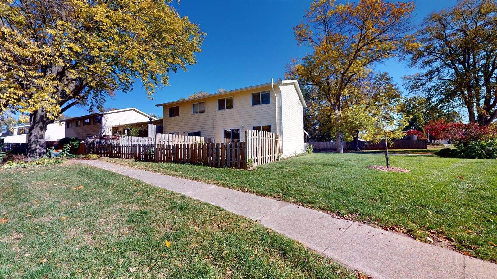 721 Meadow Place, Ames, IA 50010