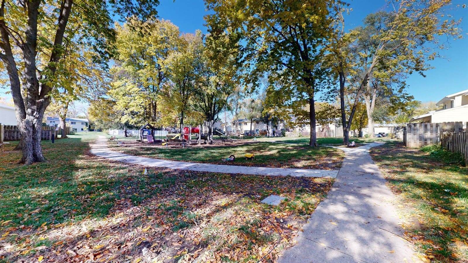 721 Meadow Place, Ames, IA 50010