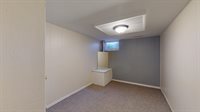 721 Meadow Place, Ames, IA 50010