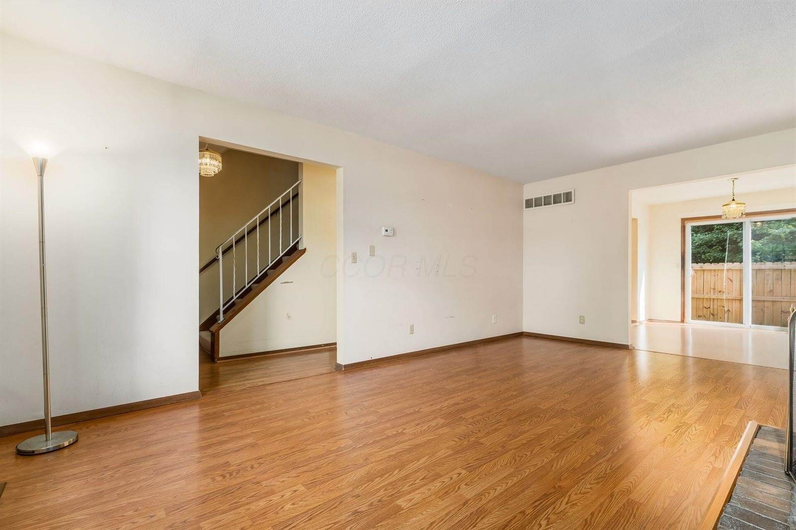 6205 Stornoway Drive South, Columbus, OH 43213