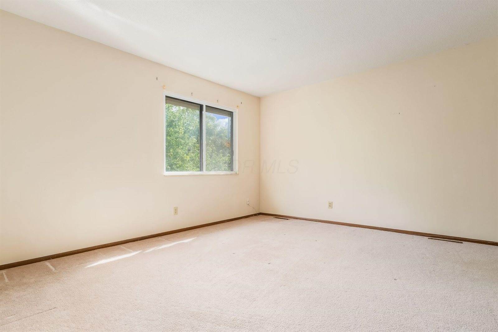 6205 Stornoway Drive South, Columbus, OH 43213