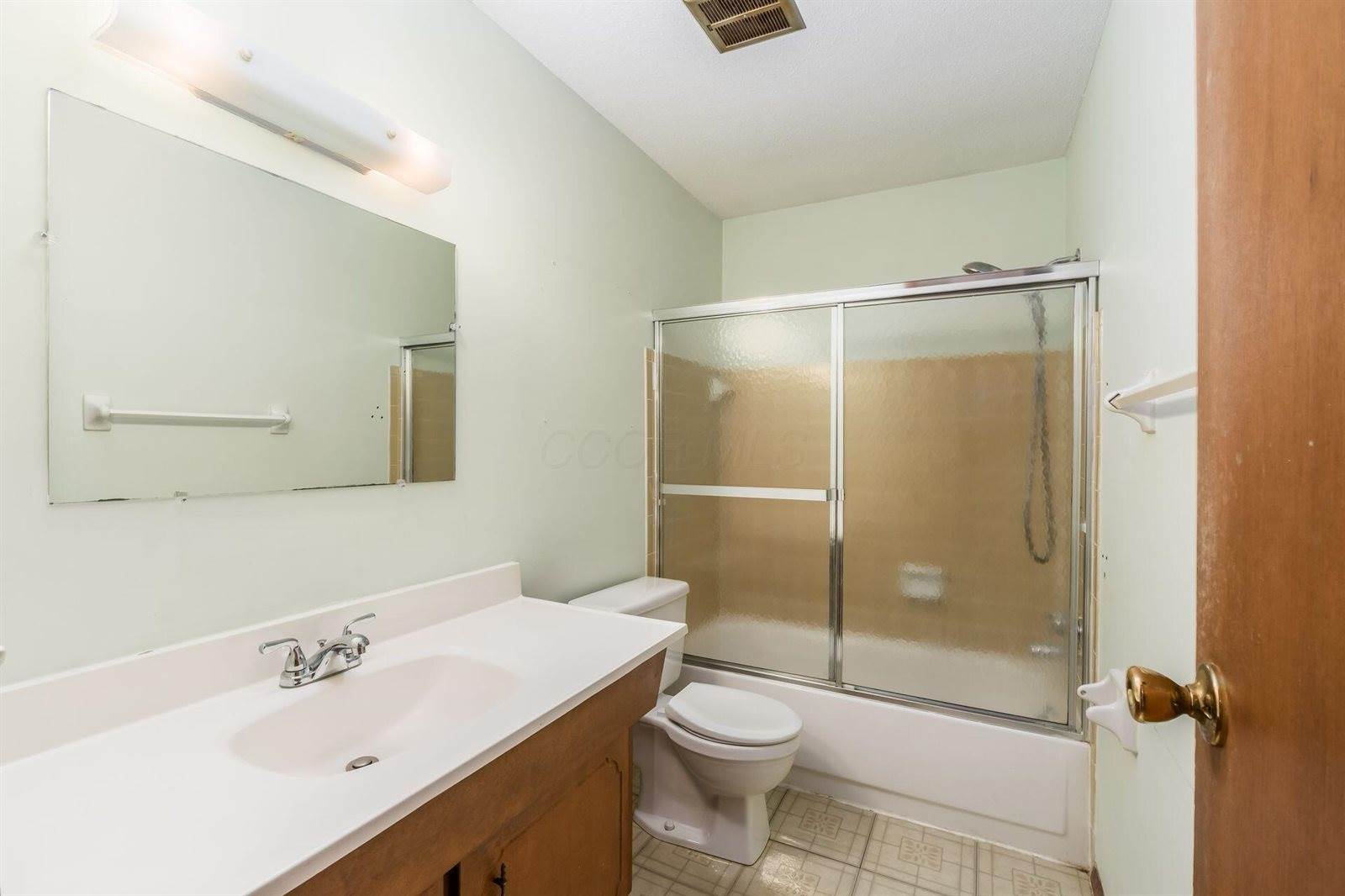 6205 Stornoway Drive South, Columbus, OH 43213