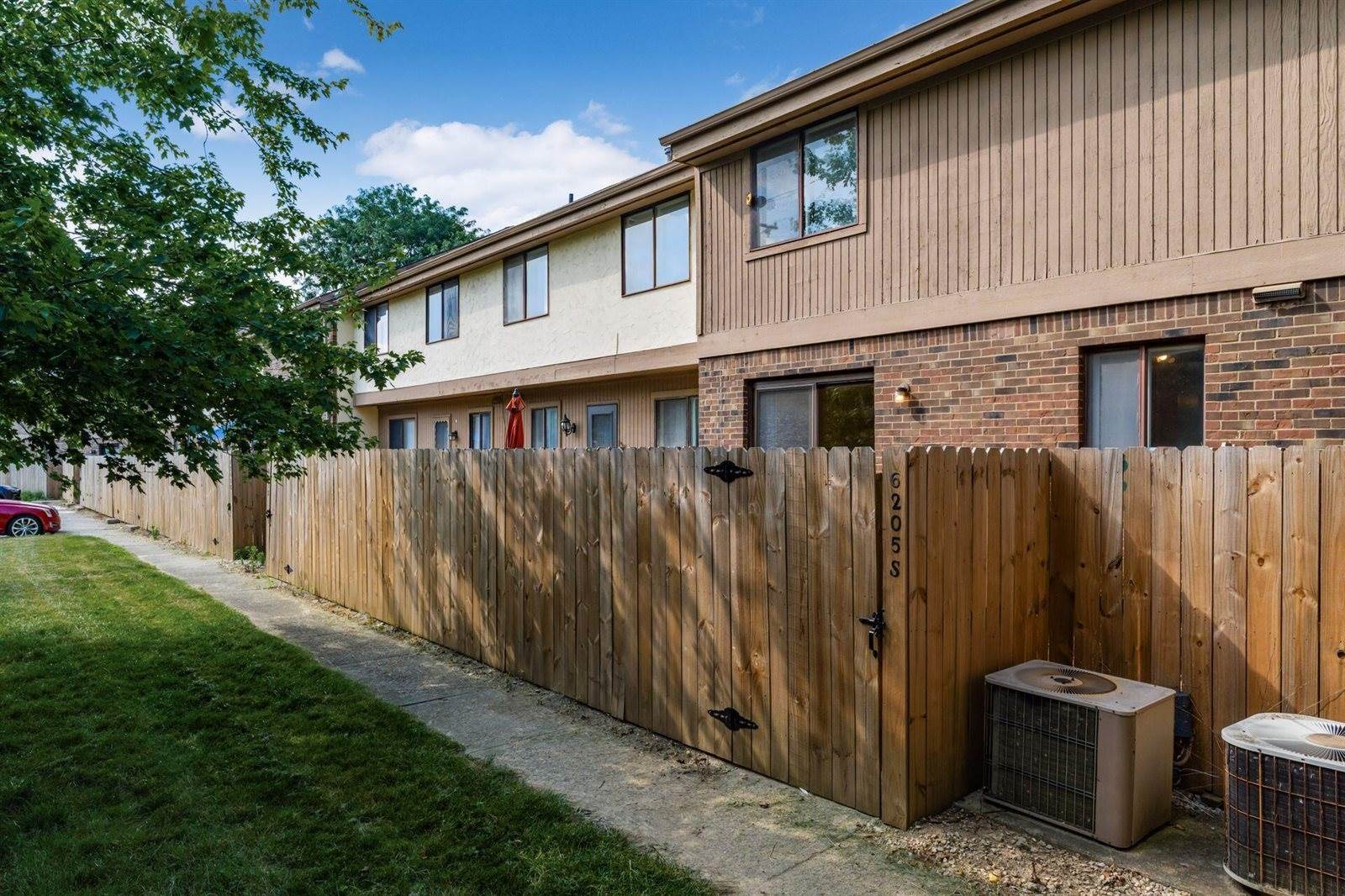 6205 Stornoway Drive South, Columbus, OH 43213