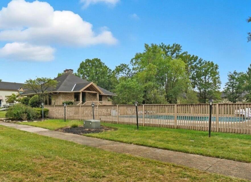 6205 Stornoway Drive South, Columbus, OH 43213