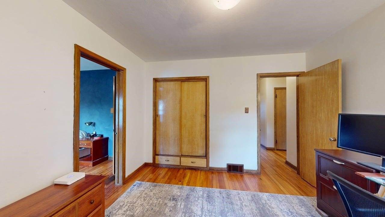 4111 40th Street, Des Moines, IA 50310