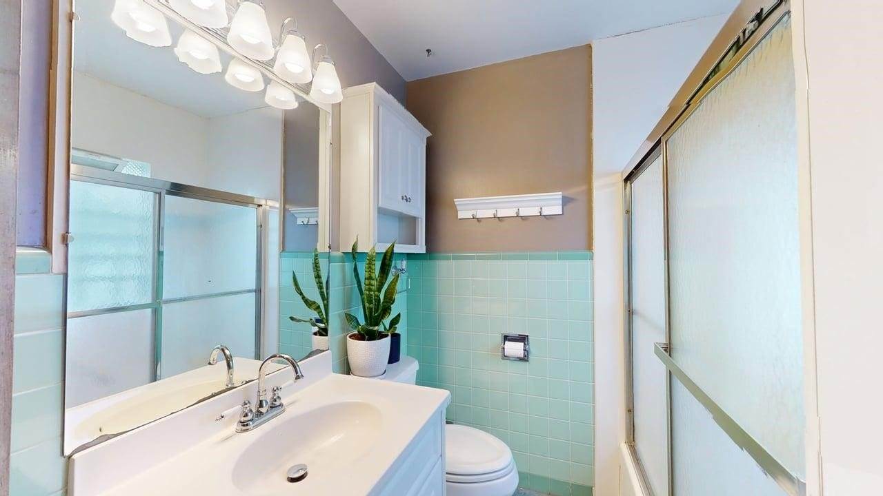 4111 40th Street, Des Moines, IA 50310