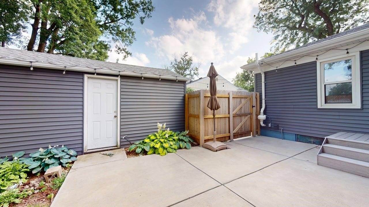 4111 40th Street, Des Moines, IA 50310