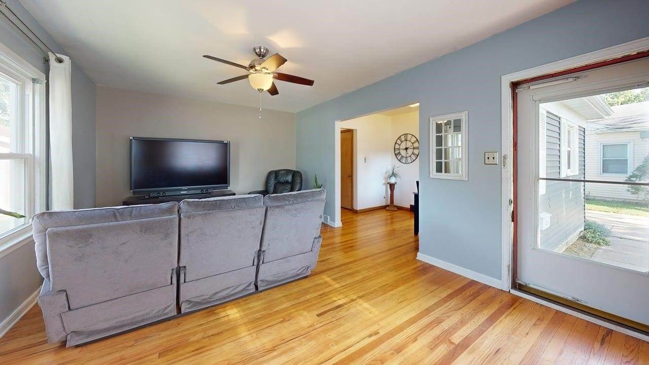 4111 40th Street, Des Moines, IA 50310