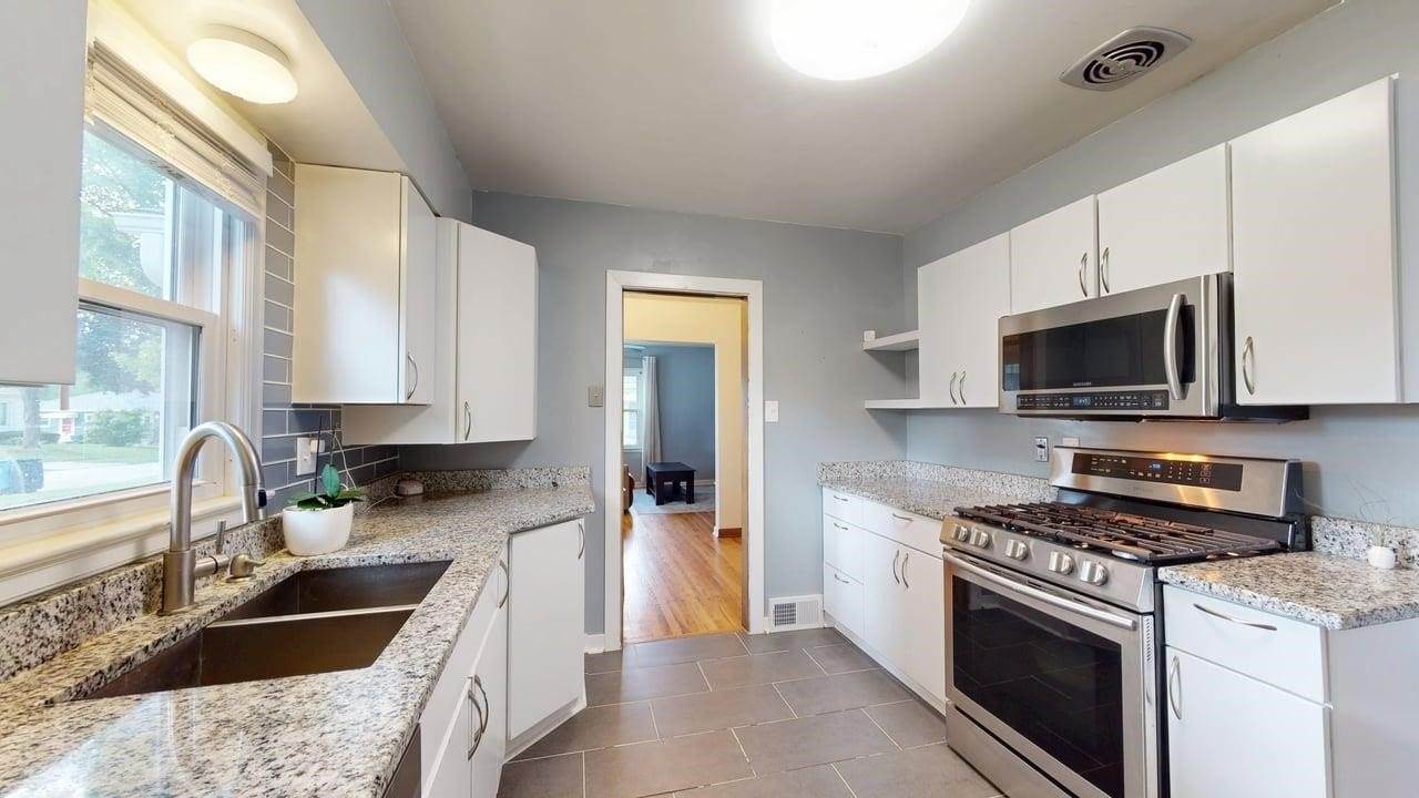4111 40th Street, Des Moines, IA 50310