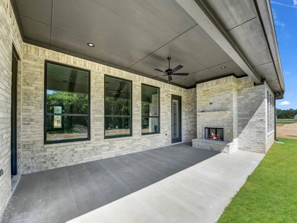 313 Wrangler Court, Weatherford, TX 76088