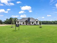 313 Wrangler Court, Weatherford, TX 76088