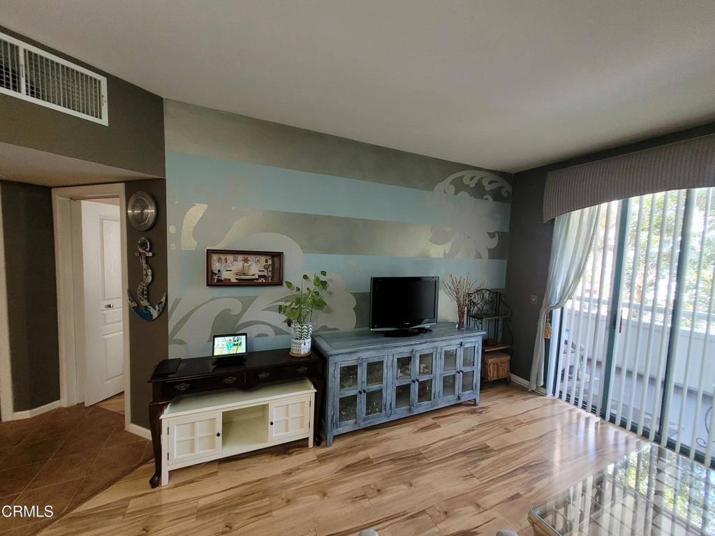 865 South B Street, Oxnard, CA 93030