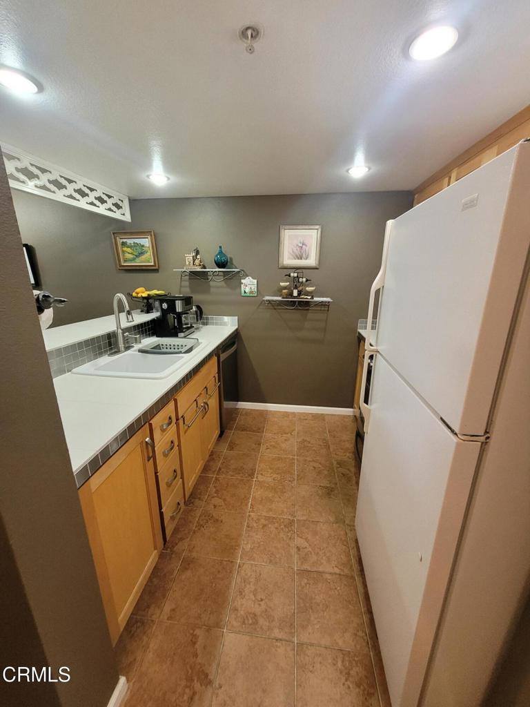 865 South B Street, Oxnard, CA 93030
