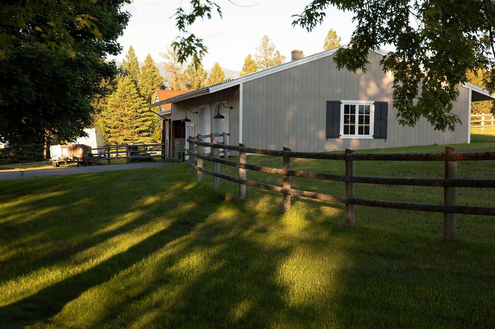 979 Hodgson Road, Columbia Falls, MT 59912