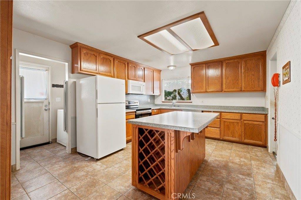 3611 Oak Drive, Clearlake, CA 95422