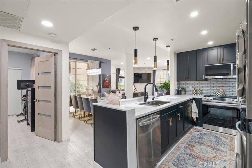 17809 Halsted, Northridge, CA 91325