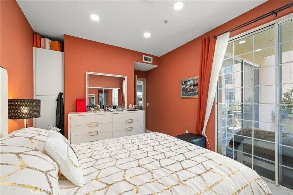 17809 Halsted, Northridge, CA 91325