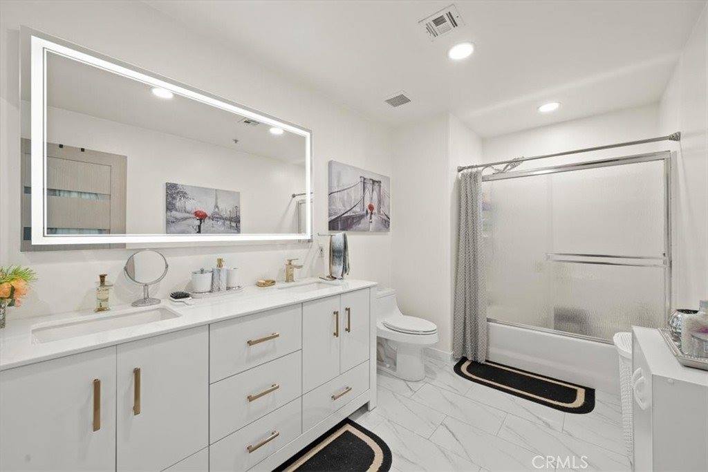 17809 Halsted, Northridge, CA 91325