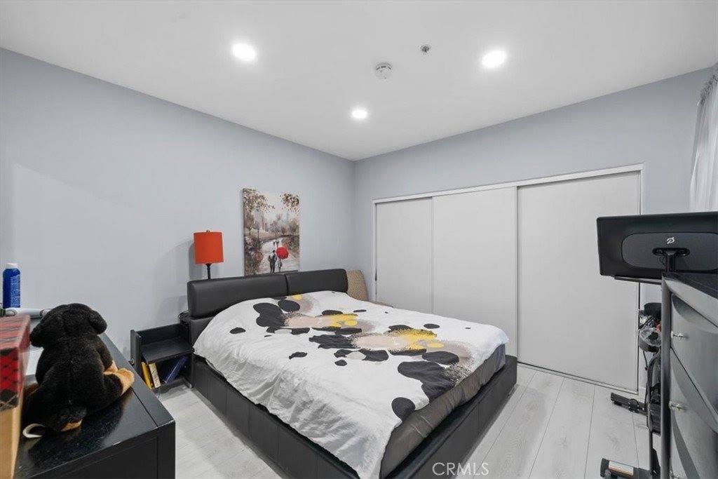 17809 Halsted, Northridge, CA 91325