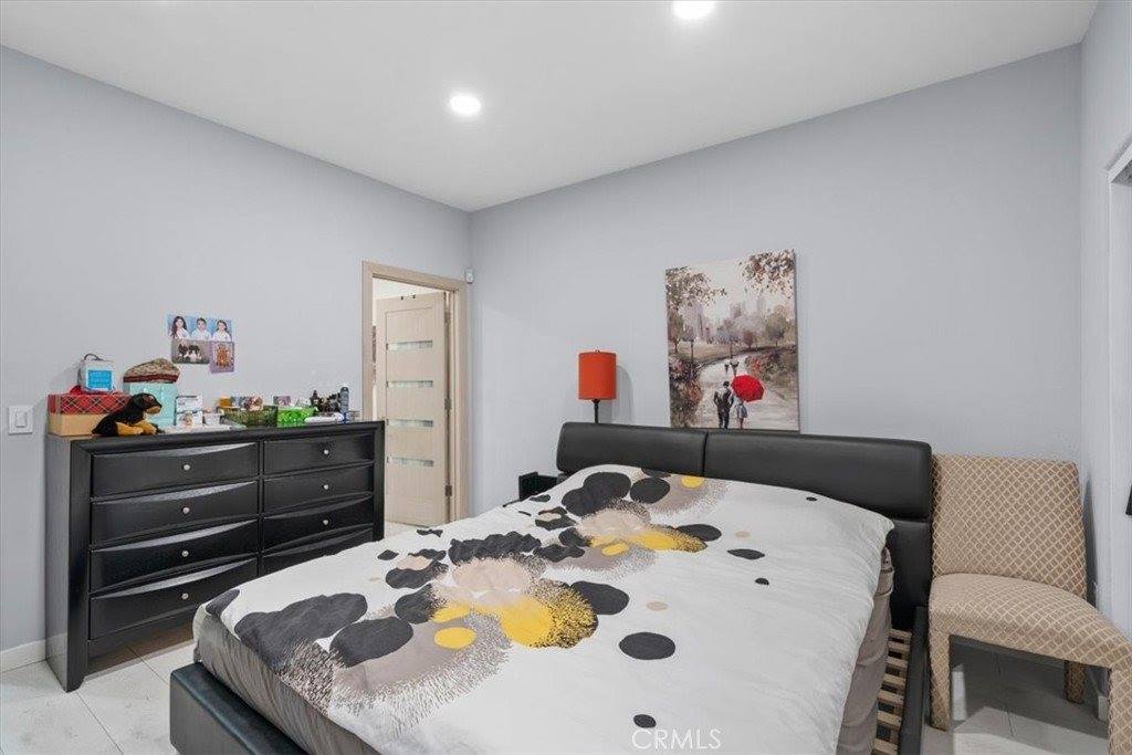 17809 Halsted, Northridge, CA 91325