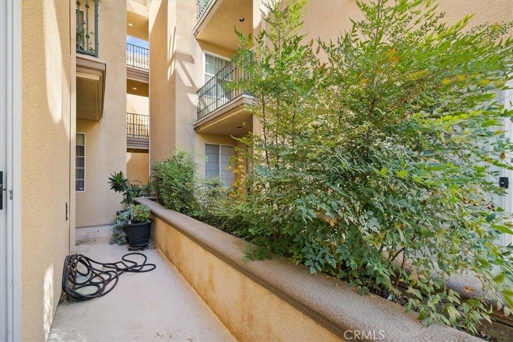 17809 Halsted, Northridge, CA 91325