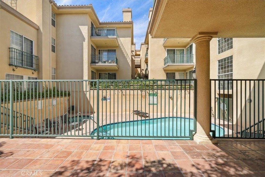 17809 Halsted, Northridge, CA 91325