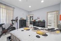 17809 Halsted, Northridge, CA 91325