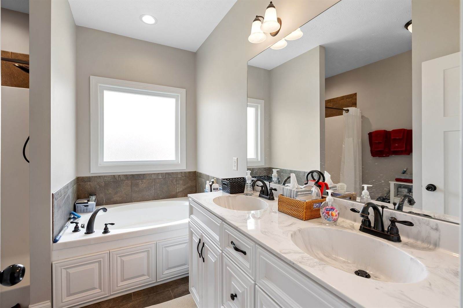 669 Laurel Ln, Murfreesboro, TN 37127