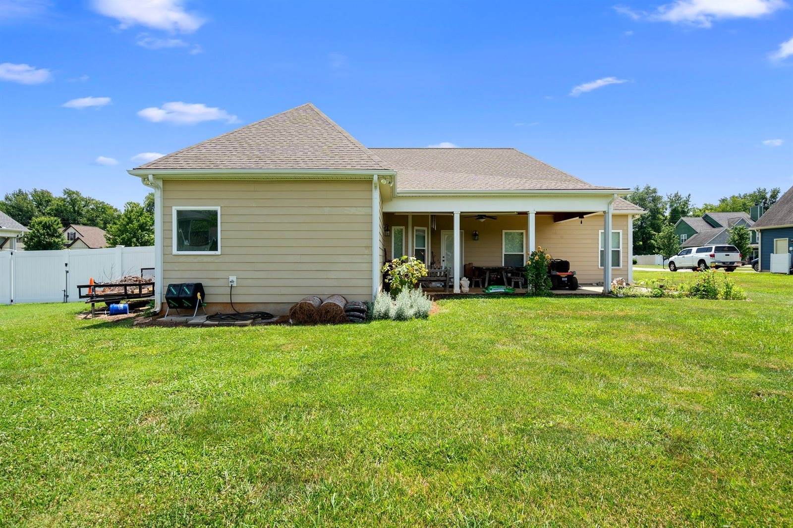 669 Laurel Ln, Murfreesboro, TN 37127