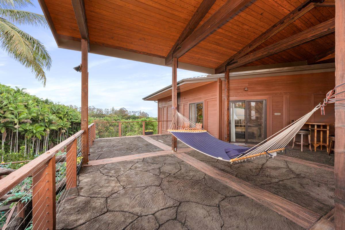 120 Woa Rd, Hilo, HI 96720