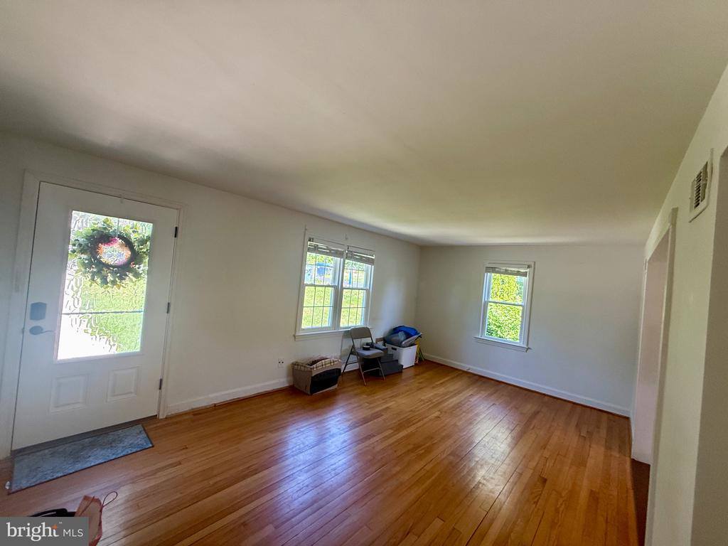 2903 Oak Knoll Drive, Falls Church, VA 22042