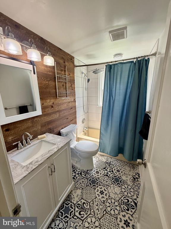 2903 Oak Knoll Drive, Falls Church, VA 22042