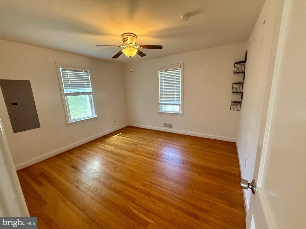 2903 Oak Knoll Drive, Falls Church, VA 22042