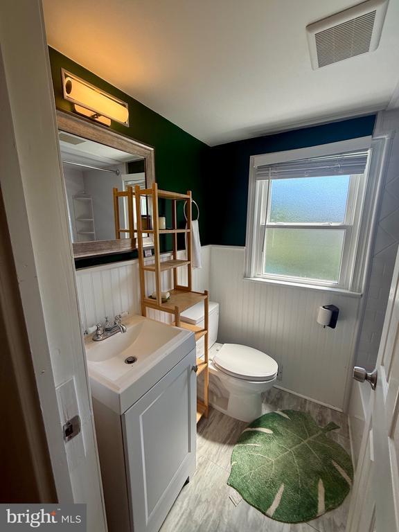 2903 Oak Knoll Drive, Falls Church, VA 22042