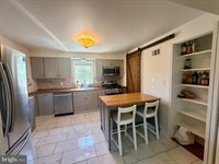 2903 Oak Knoll Drive, Falls Church, VA 22042