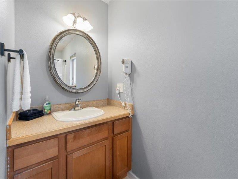 301 Erceg Street, Fairbanks, AK 99701