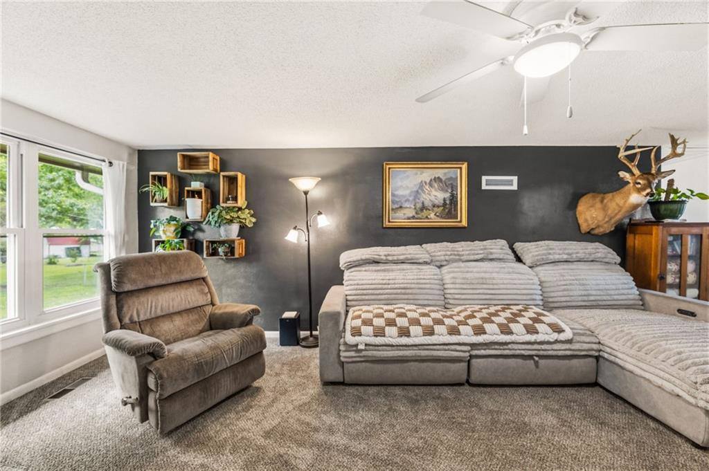 5 Sunset Lane, Paola, KS 66071