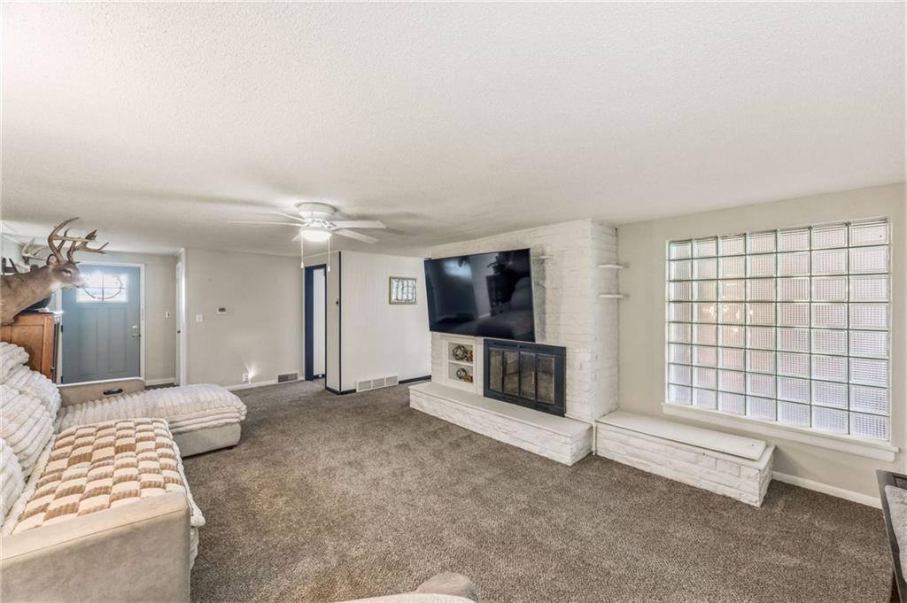 5 Sunset Lane, Paola, KS 66071