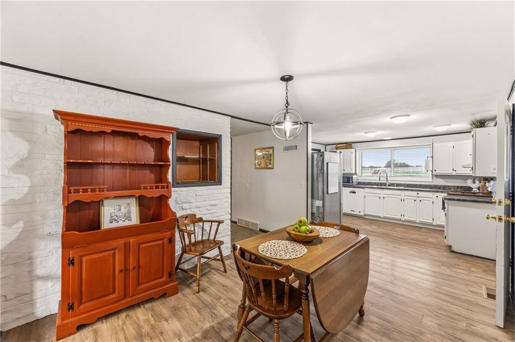 5 Sunset Lane, Paola, KS 66071