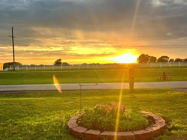 5 Sunset Lane, Paola, KS 66071