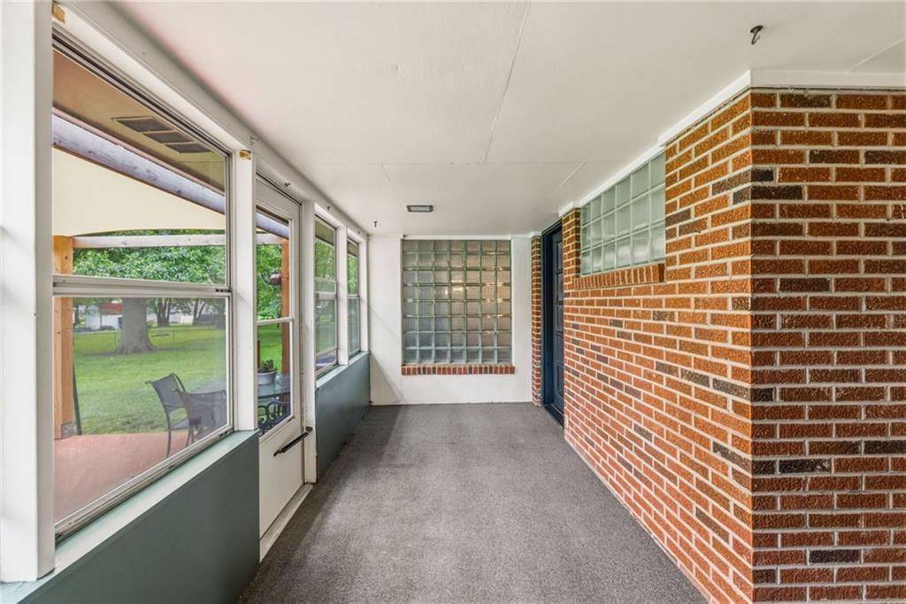 5 Sunset Lane, Paola, KS 66071