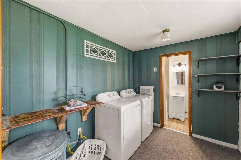 5 Sunset Lane, Paola, KS 66071