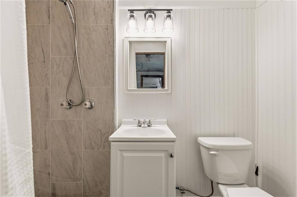 5 Sunset Lane, Paola, KS 66071